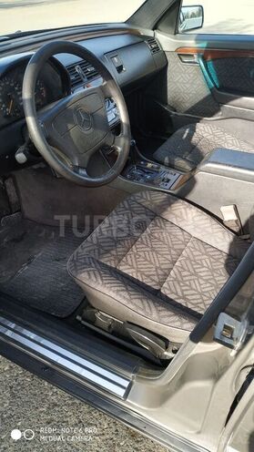Mercedes C 220 1993, 212,000 km - 2.2 l - Gəncə