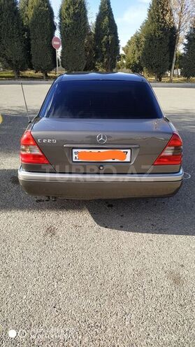 Mercedes C 220 1993, 212,000 km - 2.2 l - Gəncə