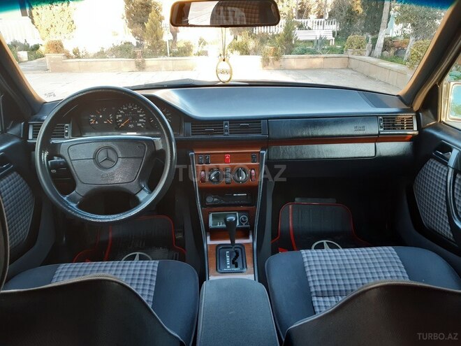 Mercedes E 250 1994, 300,000 km - 2.5 l - Bakı