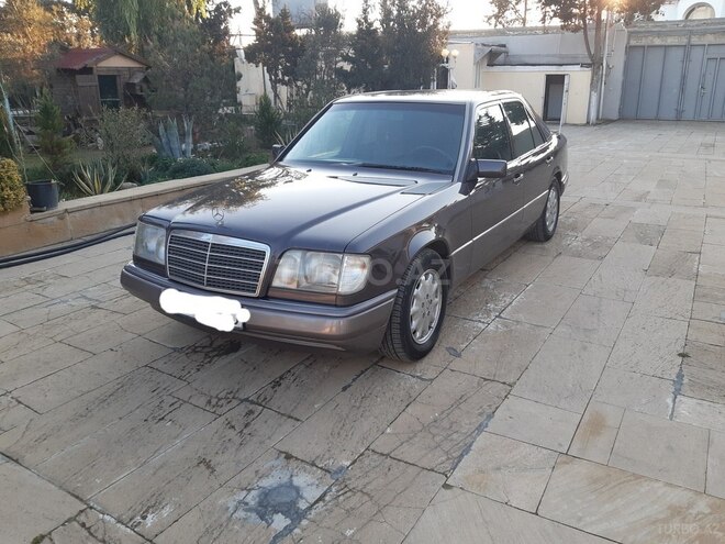 Mercedes E 250 1994, 300,000 km - 2.5 l - Bakı