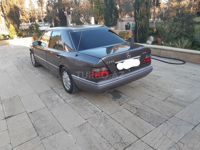 Mercedes E 250 1994, 300,000 km - 2.5 l - Bakı