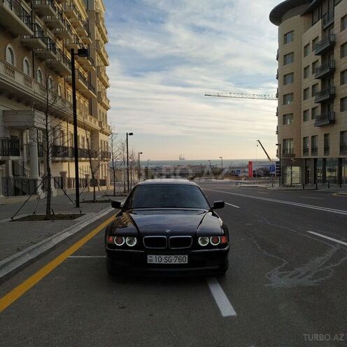 BMW 728 2000, 270,000 km - 2.8 l - Bakı