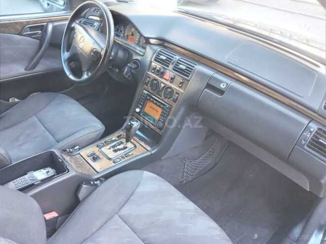Mercedes E 280 2001, 365,000 km - 2.8 l - Bakı