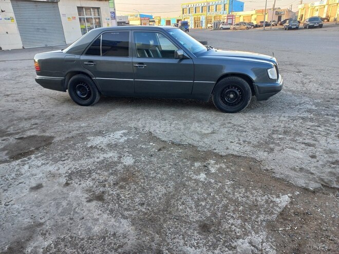 Mercedes E 200 1995, 483,000 km - 2.0 л - Sumqayıt