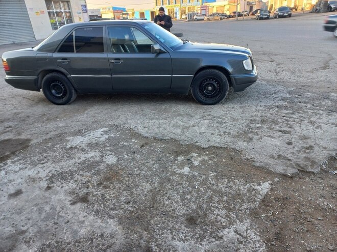 Mercedes E 200 1995, 483,000 km - 2.0 л - Sumqayıt