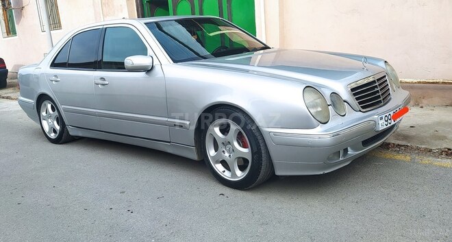 Mercedes E 240 2000, 350,000 km - 2.6 л - Qazax