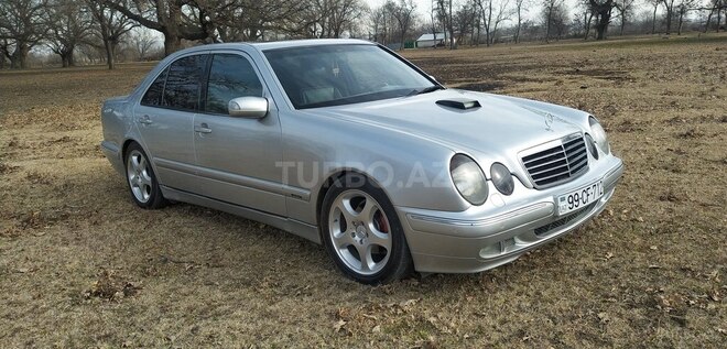 Mercedes E 240 2000, 350,000 km - 2.6 л - Qazax