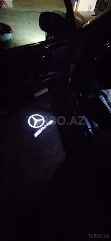 Mercedes E 240 2000, 350,000 km - 2.6 л - Qazax
