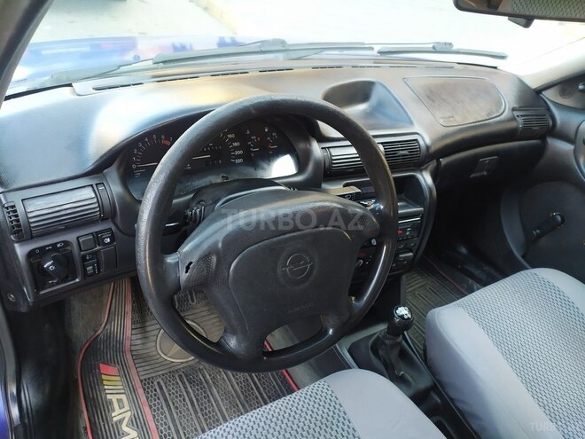 Opel Astra 1995, 280,000 km - 1.6 l - Bakı