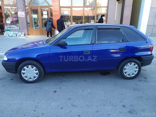 Opel Astra 1995, 280,000 km - 1.6 l - Bakı