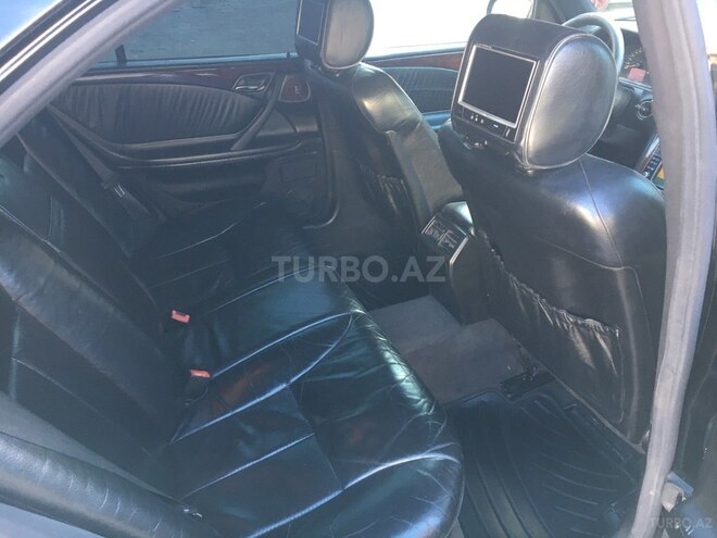Mercedes E 270 2001, 330,000 km - 2.7 l - Bakı