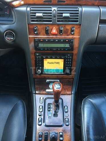 Mercedes E 270 2001, 330,000 km - 2.7 l - Bakı