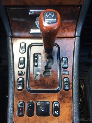 Mercedes E 270 2001, 330,000 km - 2.7 l - Bakı