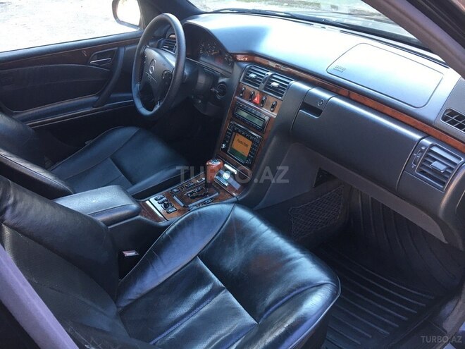 Mercedes E 270 2001, 330,000 km - 2.7 l - Bakı