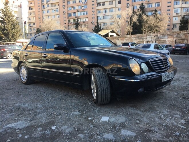Mercedes E 270 2001, 330,000 km - 2.7 l - Bakı