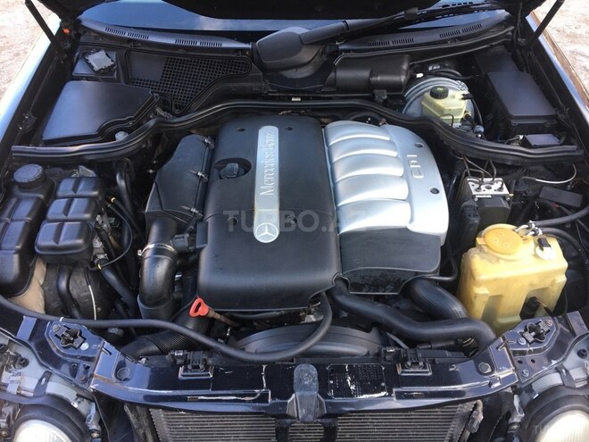 Mercedes E 270 2001, 330,000 km - 2.7 l - Bakı