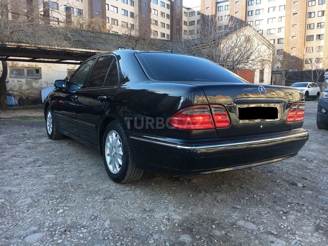 Mercedes E 270 2001, 330,000 km - 2.7 l - Bakı