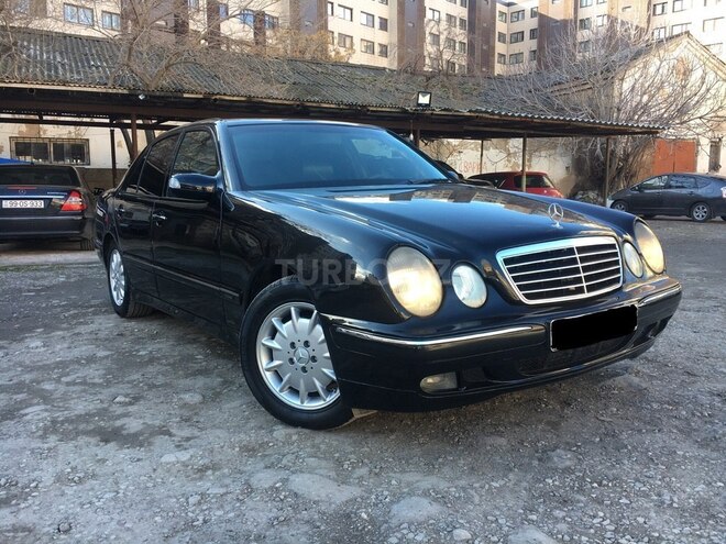 Mercedes E 270 2001, 330,000 km - 2.7 l - Bakı