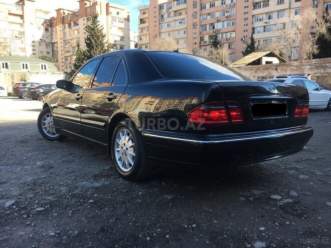 Mercedes E 270 2001, 330,000 km - 2.7 l - Bakı