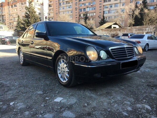Mercedes E 270 2001, 330,000 km - 2.7 l - Bakı