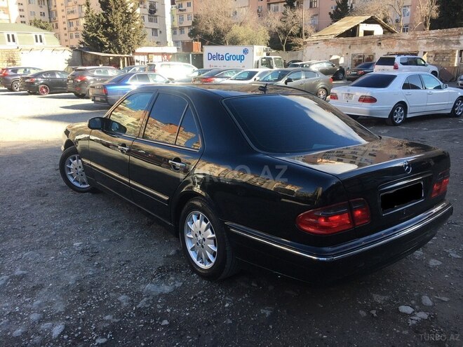 Mercedes E 270 2001, 330,000 km - 2.7 l - Bakı