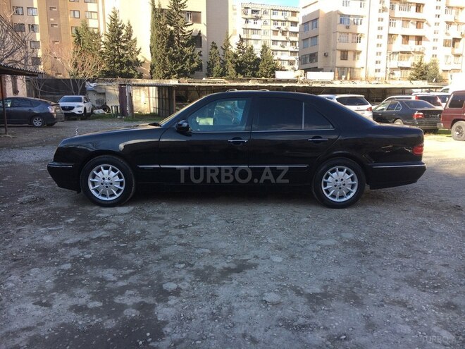 Mercedes E 270 2001, 330,000 km - 2.7 l - Bakı