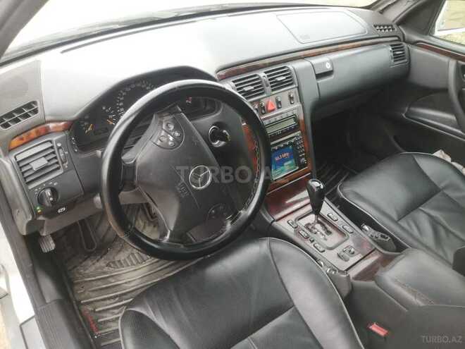 Mercedes E 240 2001, 313,720 km - 2.4 l - Goranboy