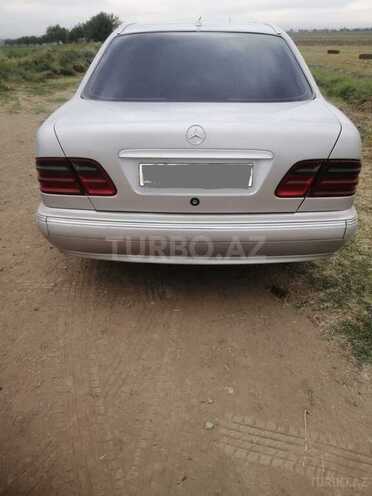 Mercedes E 240 2001, 313,720 km - 2.4 l - Goranboy