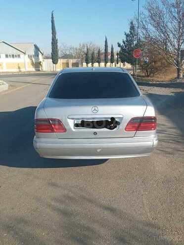 Mercedes E 240 2001, 313,720 km - 2.4 l - Goranboy