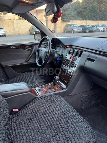 Mercedes E 220 2001, 400,000 km - 2.2 l - Bakı