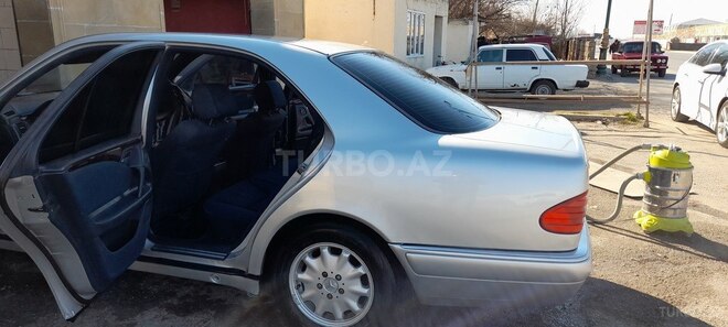 Mercedes E 230 1997, 469,303 km - 2.3 l - Kürdəmir