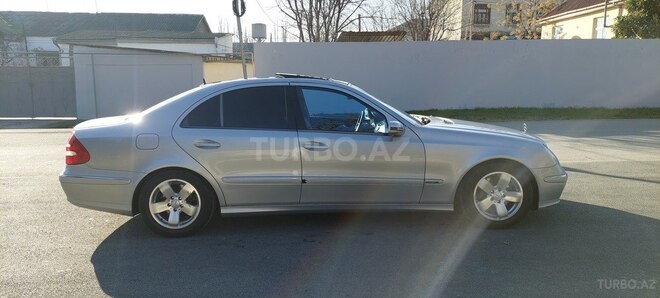 Mercedes E 320 2002, 305,777 km - 3.2 l - Xudat