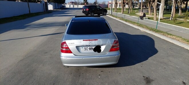 Mercedes E 320 2002, 305,777 km - 3.2 l - Xudat