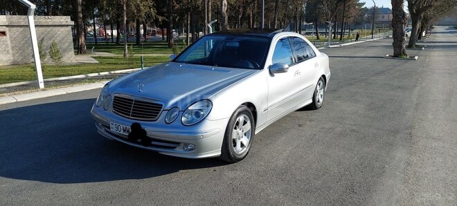 Mercedes E 320 2002, 305,777 km - 3.2 l - Xudat