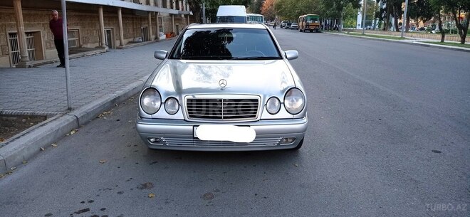 Mercedes E 240 1999, 210,000 km - 2.4 l - Gəncə