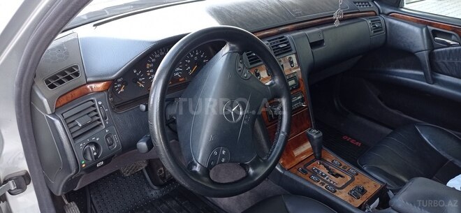 Mercedes E 240 1999, 210,000 km - 2.4 l - Gəncə