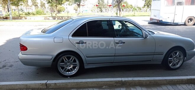 Mercedes E 240 1999, 210,000 km - 2.4 l - Gəncə