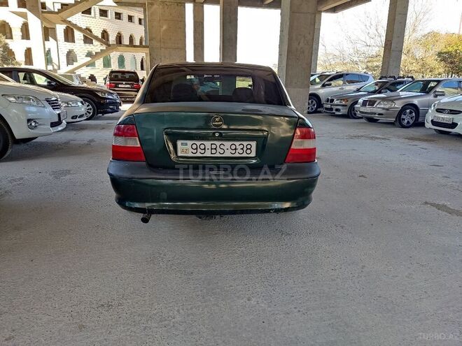 Opel Vectra 1998, 200,000 km - 1.6 l - Bakı