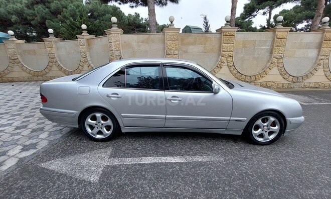Mercedes E 270 2000, 335,000 km - 2.7 л - Bakı
