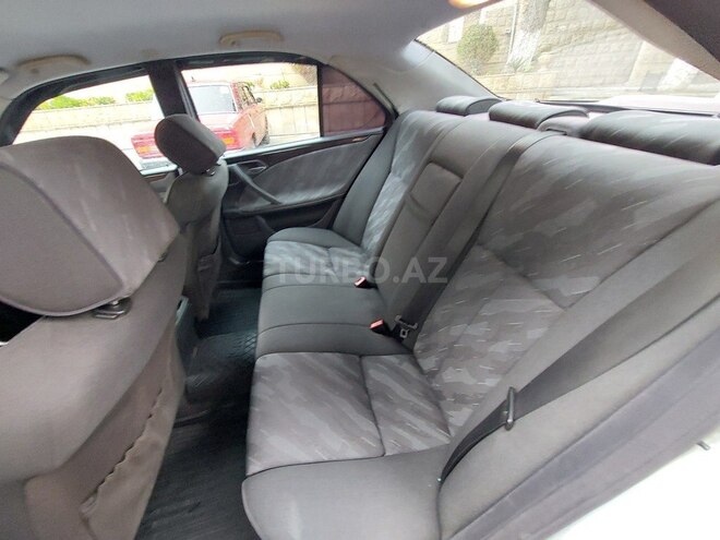 Mercedes E 270 2000, 335,000 km - 2.7 л - Bakı