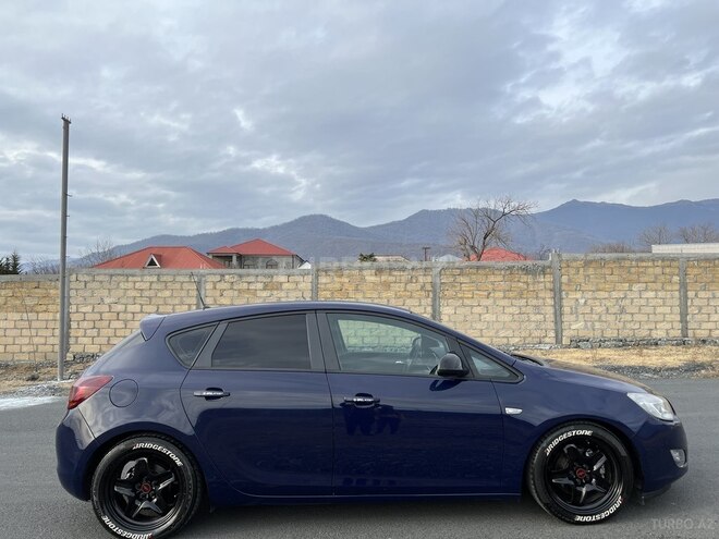 Opel Astra 2010, 145,000 km - 1.4 л - Zaqatala