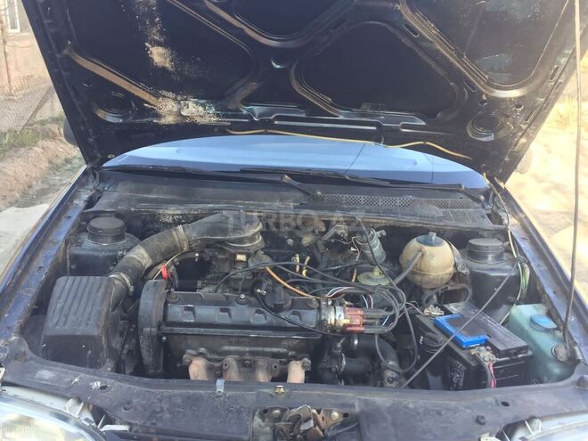 Volkswagen Golf 1993, 325,150 km - 1.6 l - Gəncə