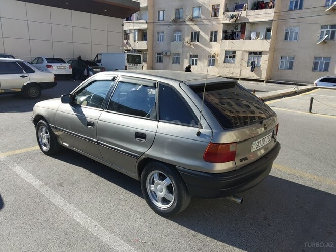 Opel Astra 1993, 288,525 km - 1.4 l - Sumqayıt