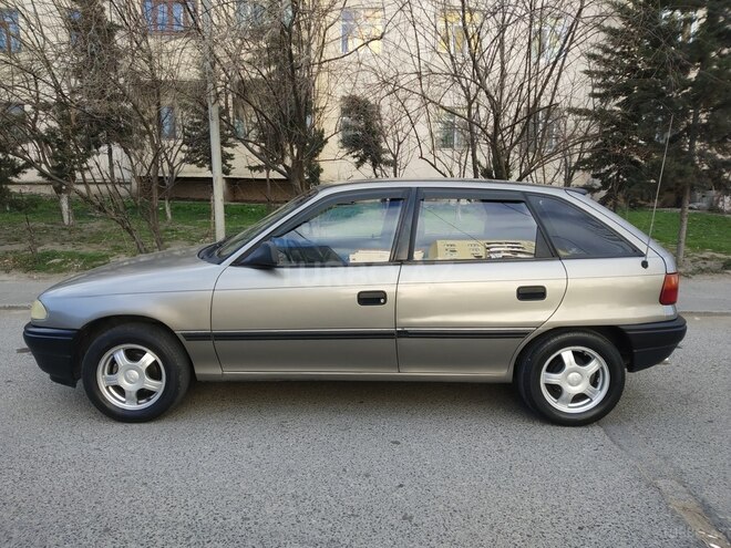 Opel Astra 1993, 288,525 km - 1.4 l - Sumqayıt