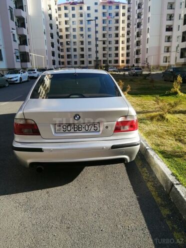 BMW 528 2000, 324,000 km - 2.8 l - Bakı