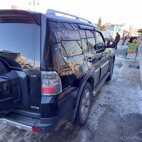 Mitsubishi Pajero 2008, 235,000 km - 3.0 л - Quba
