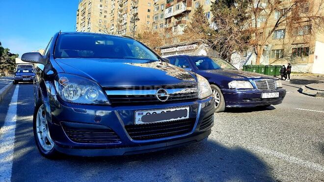 Opel Astra 2006, 255,000 km - 1.3 л - Bakı