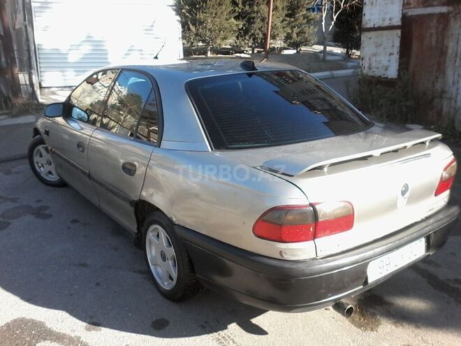 Opel Omega 1997, 235,680 km - 2.0 л - Bakı