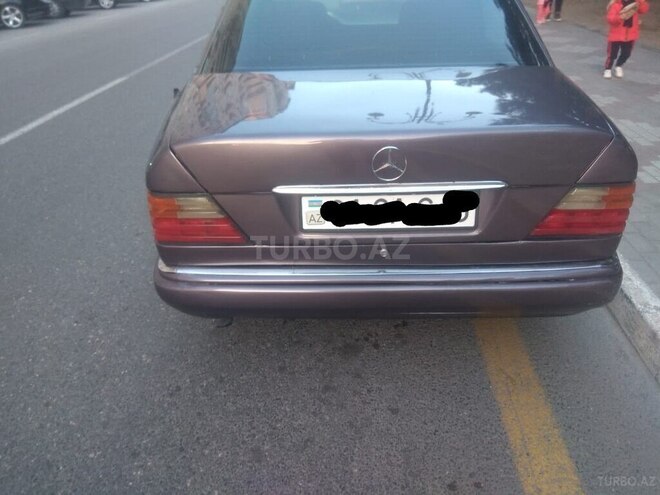 Mercedes E 200 1993, 356,895 km - 2.0 l - Bakı
