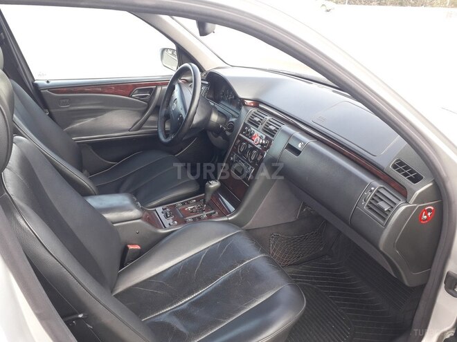 Mercedes E 220 2000, 480,000 km - 2.2 л - Gəncə